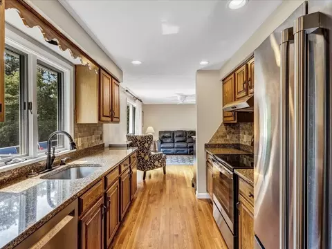 55 Surf Dr, Mashpee, MA 02649 photo 9
