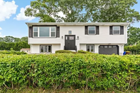 444 Norman St, Fall River, MA 02721 photo 4