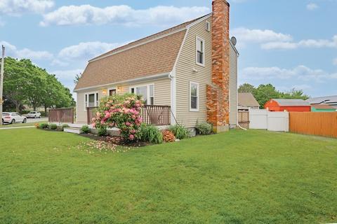 51 Upton St, New Bedford, MA 02746