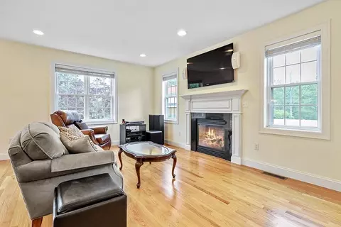 60 Solaris Rd, Dedham, MA 02026 photo 11