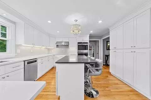21 Olde Lantern Rd, Acton, MA 01720 photo 3