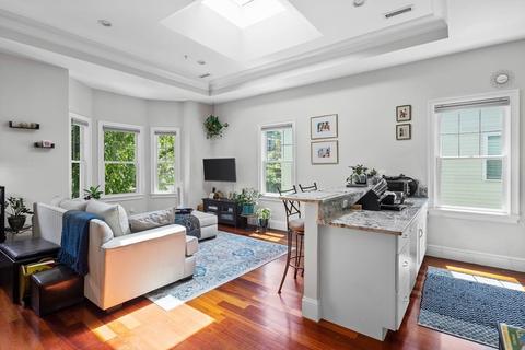 122 Webster Ave #122, Cambridge, MA 02141