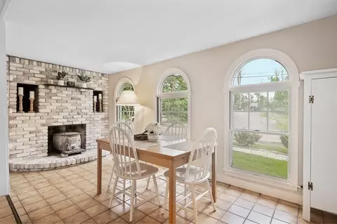 7 Cole Ave, Sutton, MA 01590 photo 4