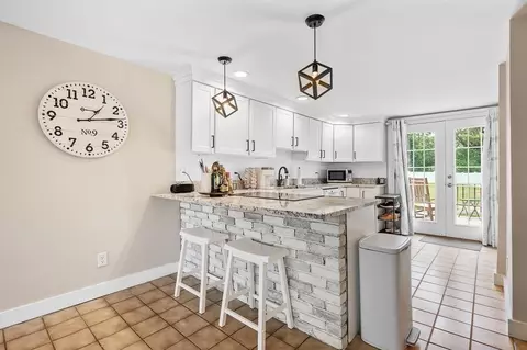 7 Cole Ave, Sutton, MA 01590 photo 2