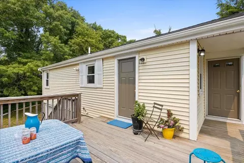 91 Cherry St, Plymouth, MA 02360