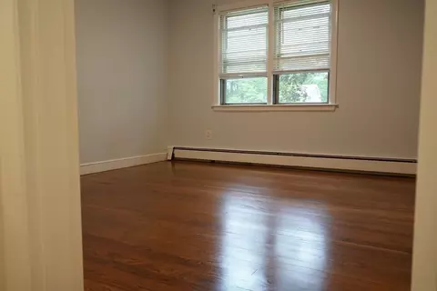 65 Wenham St, Danvers, MA 01923 photo 10