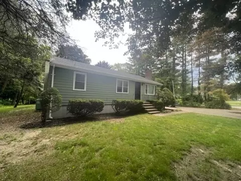 65 Wenham St, Danvers, MA 01923 photo 1
