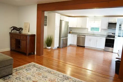 65 Wenham St, Danvers, MA 01923 photo 3