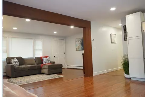 65 Wenham St, Danvers, MA 01923 photo 5