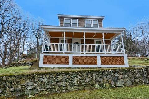28 Harwich St, Saugus, MA 01906