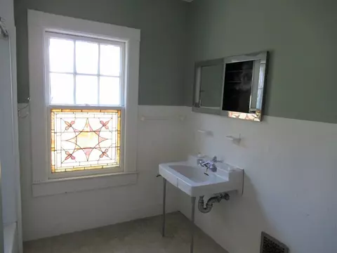 174 Pineywoods Ave, Springfield, MA 01108 photo 19
