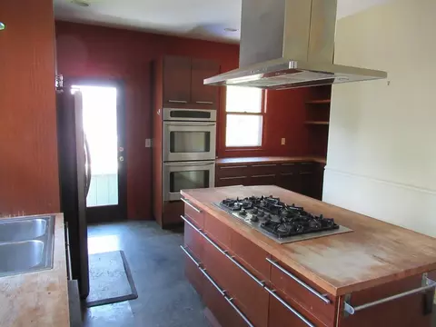 174 Pineywoods Ave, Springfield, MA 01108 photo 2