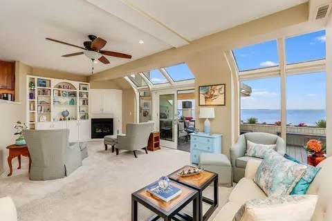 37 Oceanside Dr #37, Hull, MA 02045