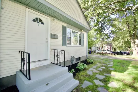 71 Grape St, Springfield, MA 01109 photo 4