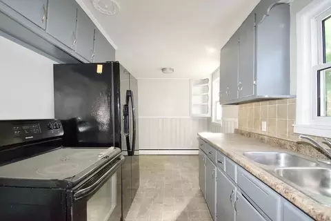 71 Grape St, Springfield, MA 01109 photo 12