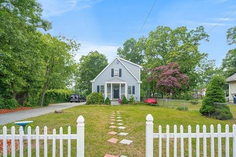 33 Curtis Ave, Attleboro, MA 02703
