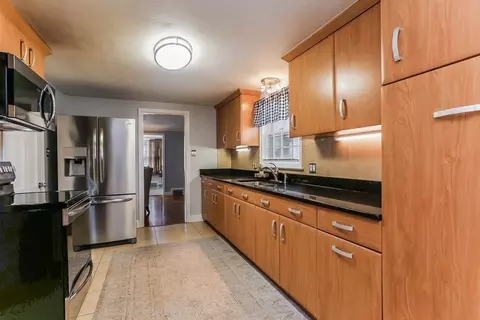 1448 Plumtree Rd, Springfield, MA 01119 photo 6