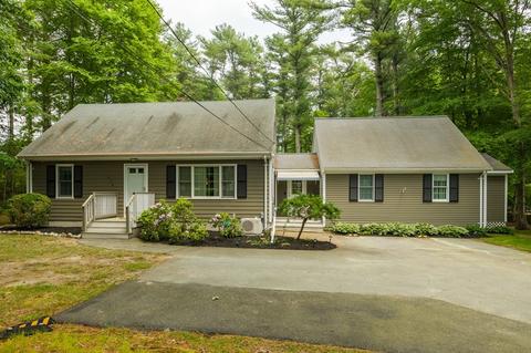 658 Middle Rd, Acushnet, MA 02743