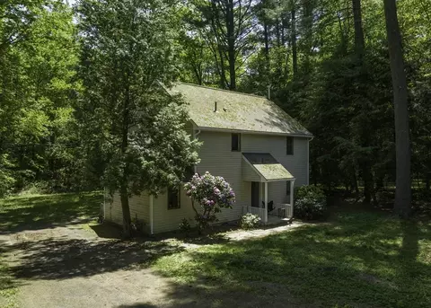 71 Gilrain Ter, Northampton, MA 01062