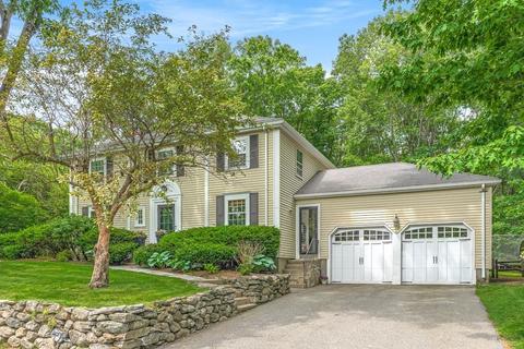 104 Westgate Rd, Wellesley, MA 02481