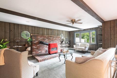 10 Maude Ter, Walpole, MA 02081 photo 13