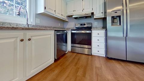 4 Juniper Cir, Rockland, MA 02370