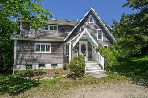 201 Spring St, Tisbury, MA 02568