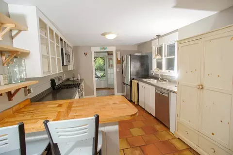 201 Spring St, Tisbury, MA 02568 photo 5