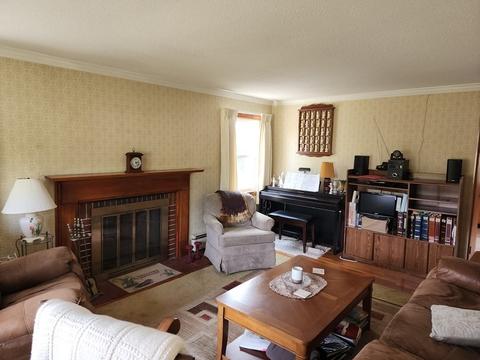 946 Bradley Rd, Springfield, MA 01109 photo 11