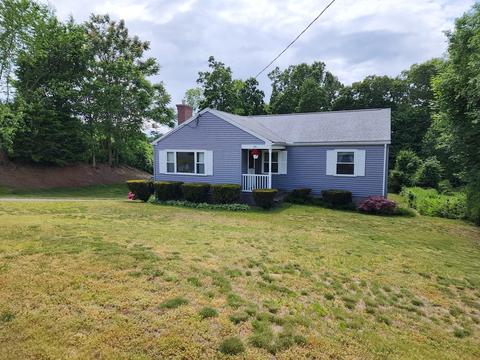 946 Bradley Rd, Springfield, MA 01109