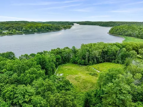 18 Norino Dr, West Newbury, MA 01985