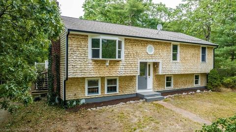 6 Black Cat Rd, Plymouth, MA 02360