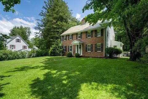 28 Dana St, Amherst, MA 01002
