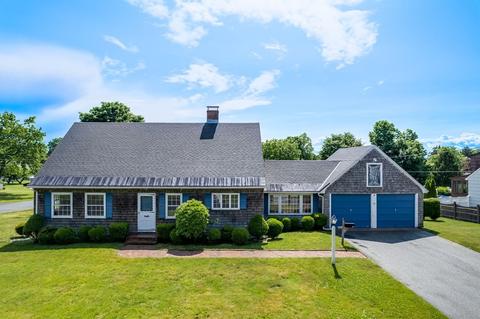 36 Sylvan Ter, North Andover, MA 01845