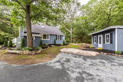 31 Carver St, Weymouth, MA 02189