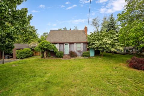 86 Rockland St, Stoughton, MA 02072