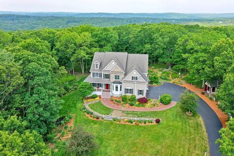 26 Rhodes Dr, Wrentham, MA 02093