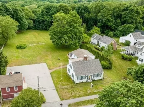36 Spring St, Hingham, MA 02043 photo 3