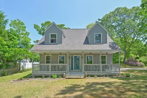2 Mayflower Ave, Wareham, MA 02571