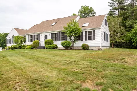 53 Cedarmill Dr, Raynham, MA 02767
