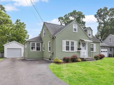 93 Lachine St, Chicopee, MA 01020