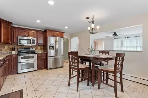 9 Primrose St, Worcester, MA 01604 photo 8