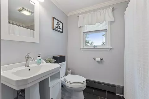 9 Primrose St, Worcester, MA 01604 photo 14