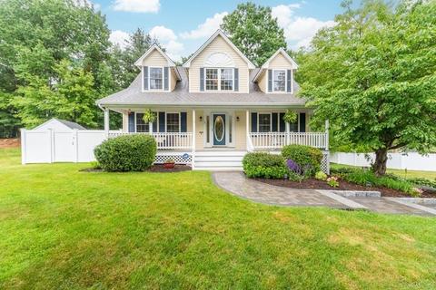 10 Horseshoe Ln, Clinton, MA 01510