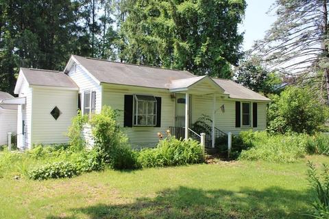 88 Fairview St E, Greenfield, MA 01301