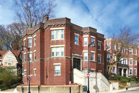 1725 Commonwealth Ave, Boston, MA 02135