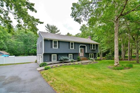 15 Sleepy Hollow Rd, Dartmouth, MA 02747