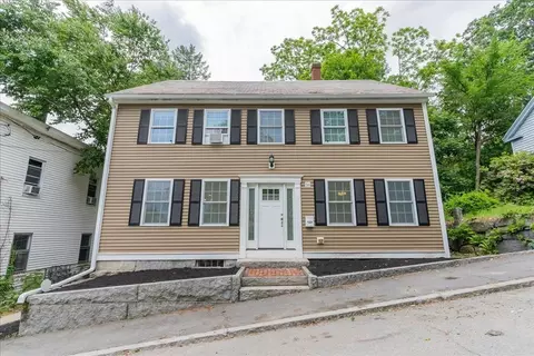 36 Chestnut St, Fitchburg, MA 01420