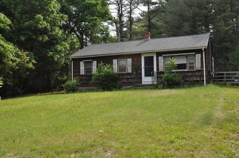 323 Holmes St, Halifax, MA 02338