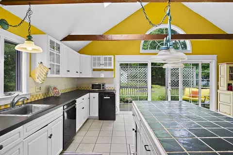497 E Main St, Avon, MA 02322 photo 5